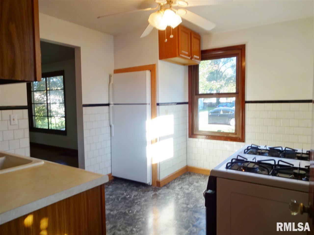 2006 East Hood Street Springfield, IL 62703 - Photo 6 of 26
