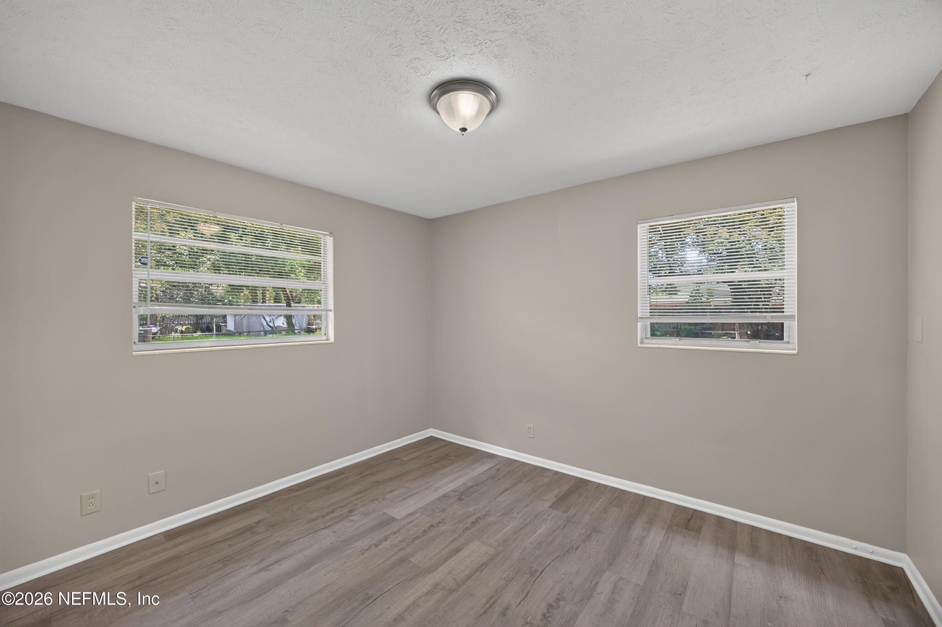 5527 Beney Road Jacksonville, FL 32207 - Photo 11 of 27 11-Primary Bedroom