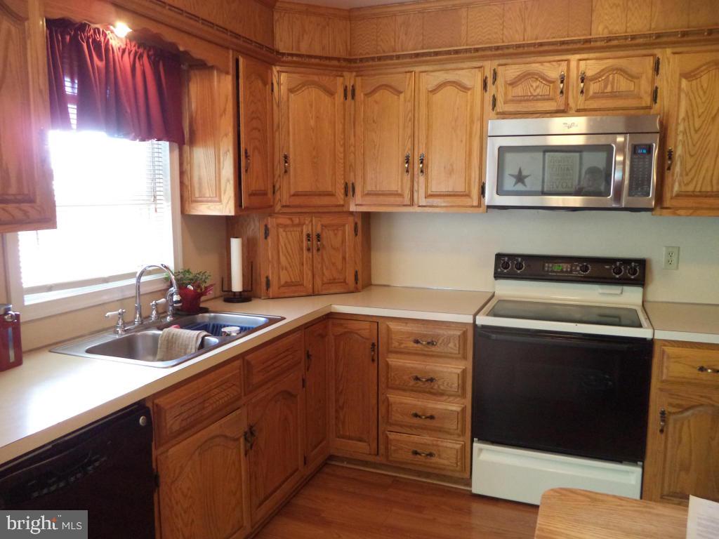 1339 East Meadow Road Manheim, PA 17545 - Photo 7 of 17