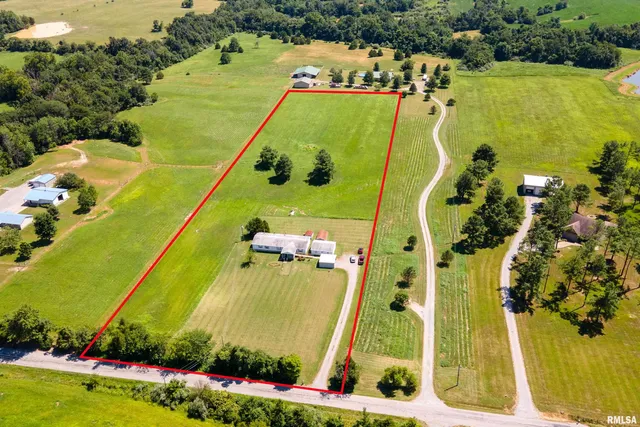 $200,000 | 14809 Sulphur Springs Road, Creal Springs, IL 62922