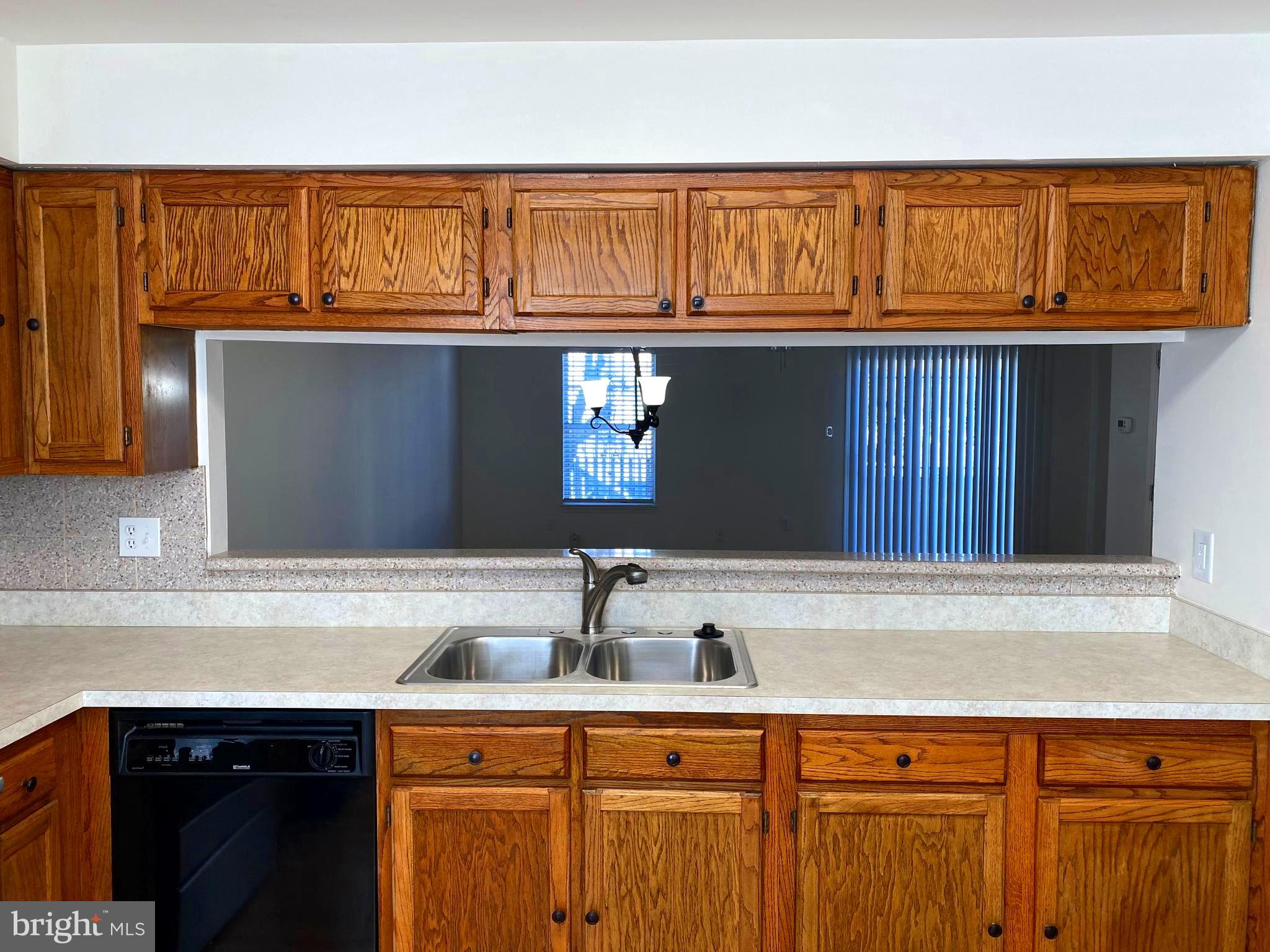 8649 Ritchboro Road District Heights, MD 20747 - Photo 4 of 20