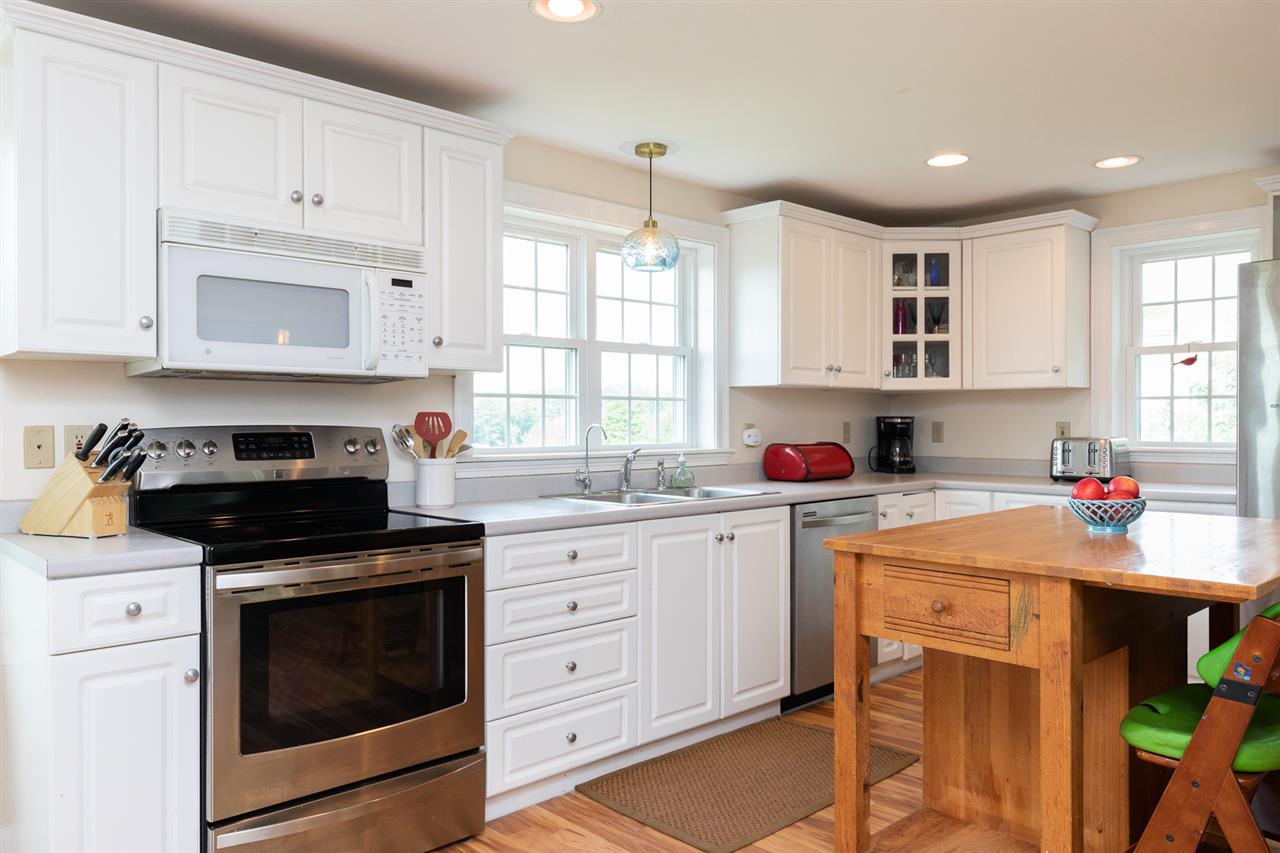 187 Goodwin Road Eliot, ME 03903 - Photo 11 of 40