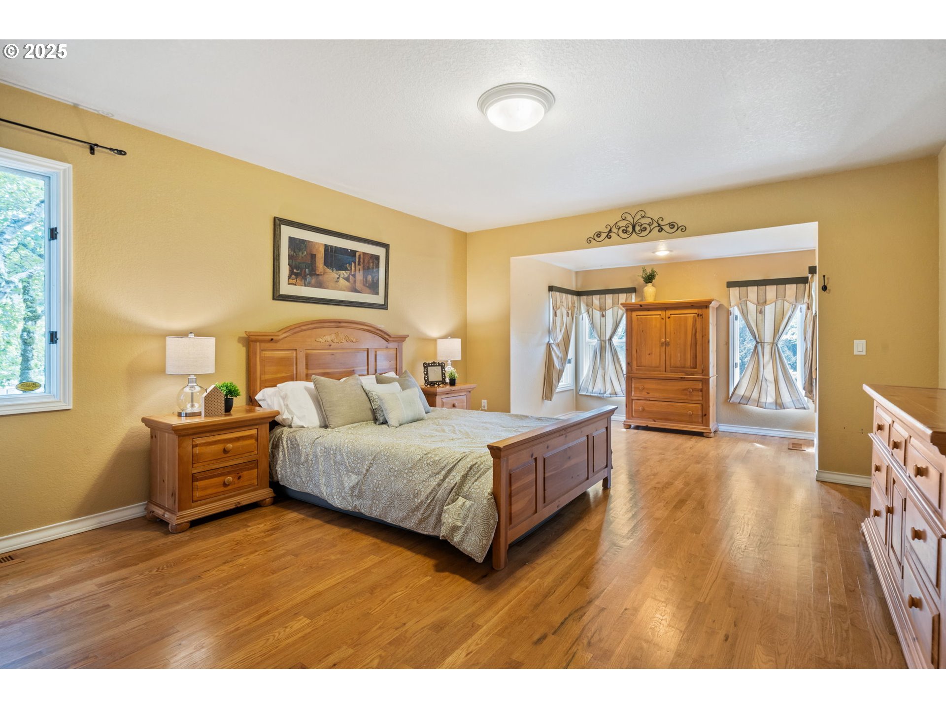 6827 Southwest Windemere Loop Portland, OR 97225 - Photo 24 of 48