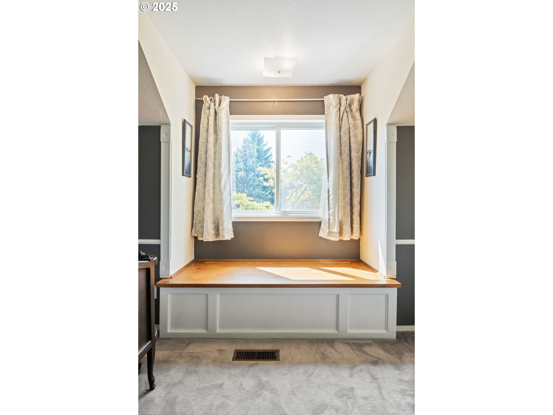 6827 Southwest Windemere Loop Portland, OR 97225 - Photo 33 of 48