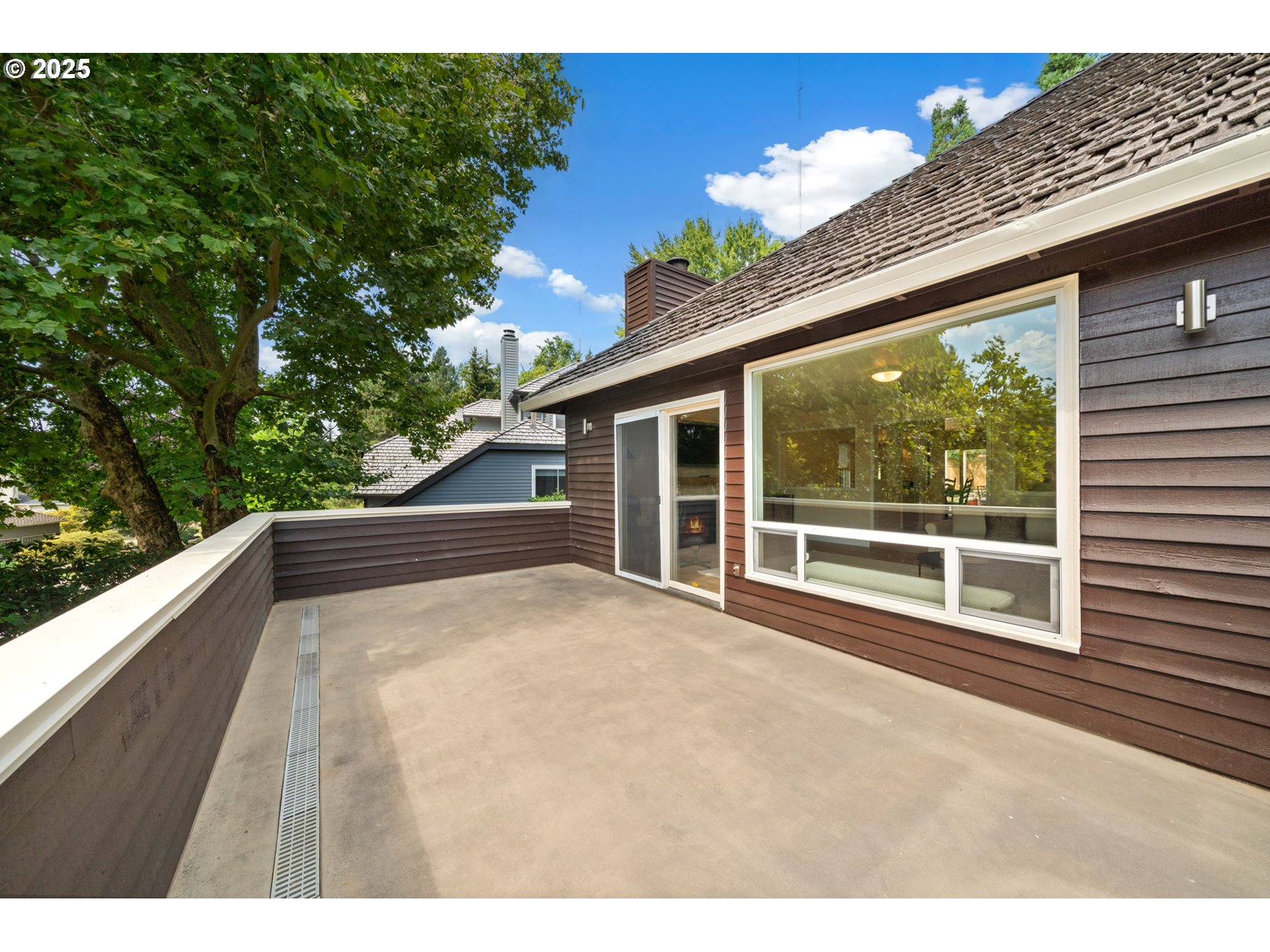 6827 Southwest Windemere Loop Portland, OR 97225 - Photo 37 of 48