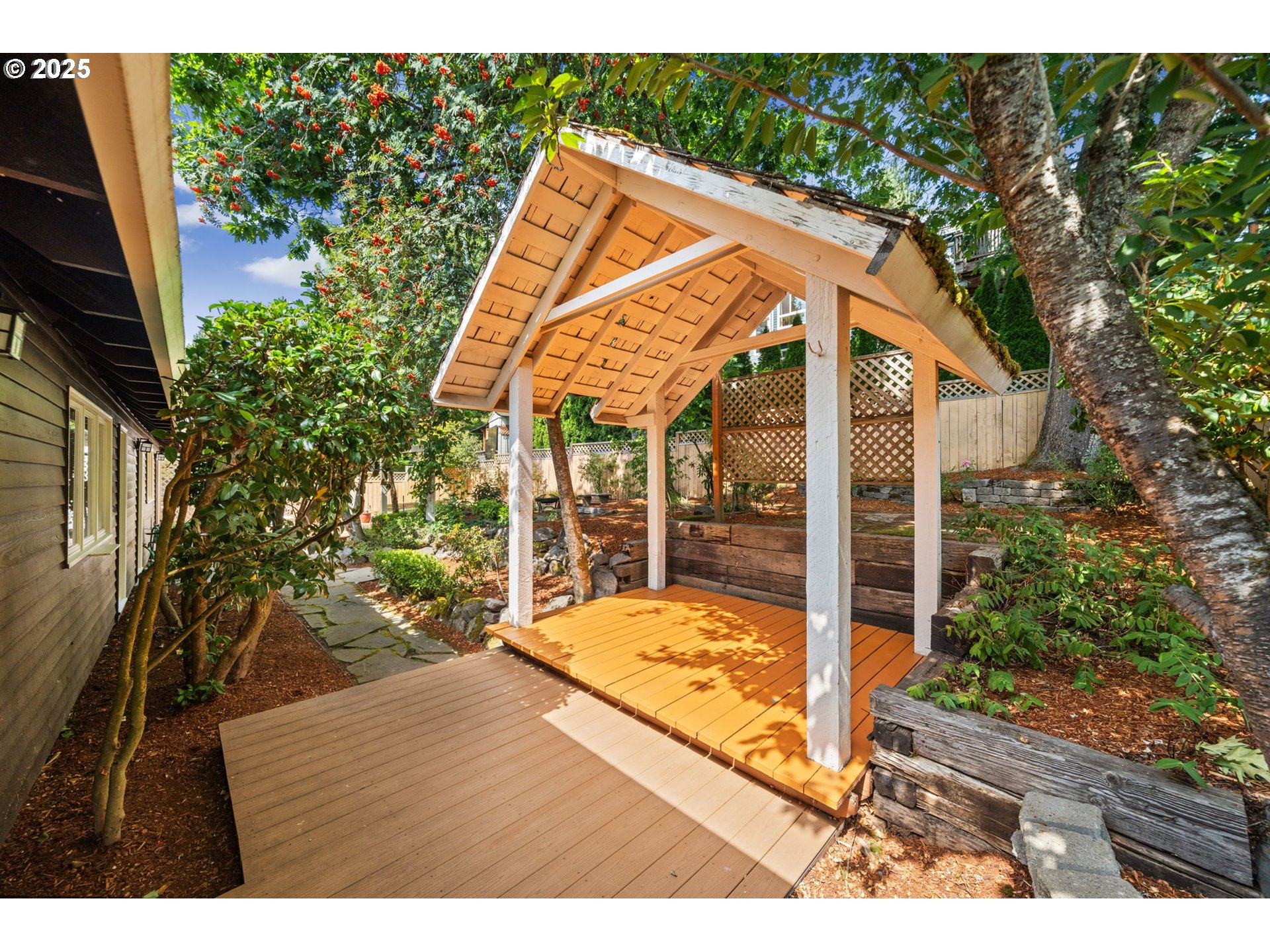 6827 Southwest Windemere Loop Portland, OR 97225 - Photo 44 of 48