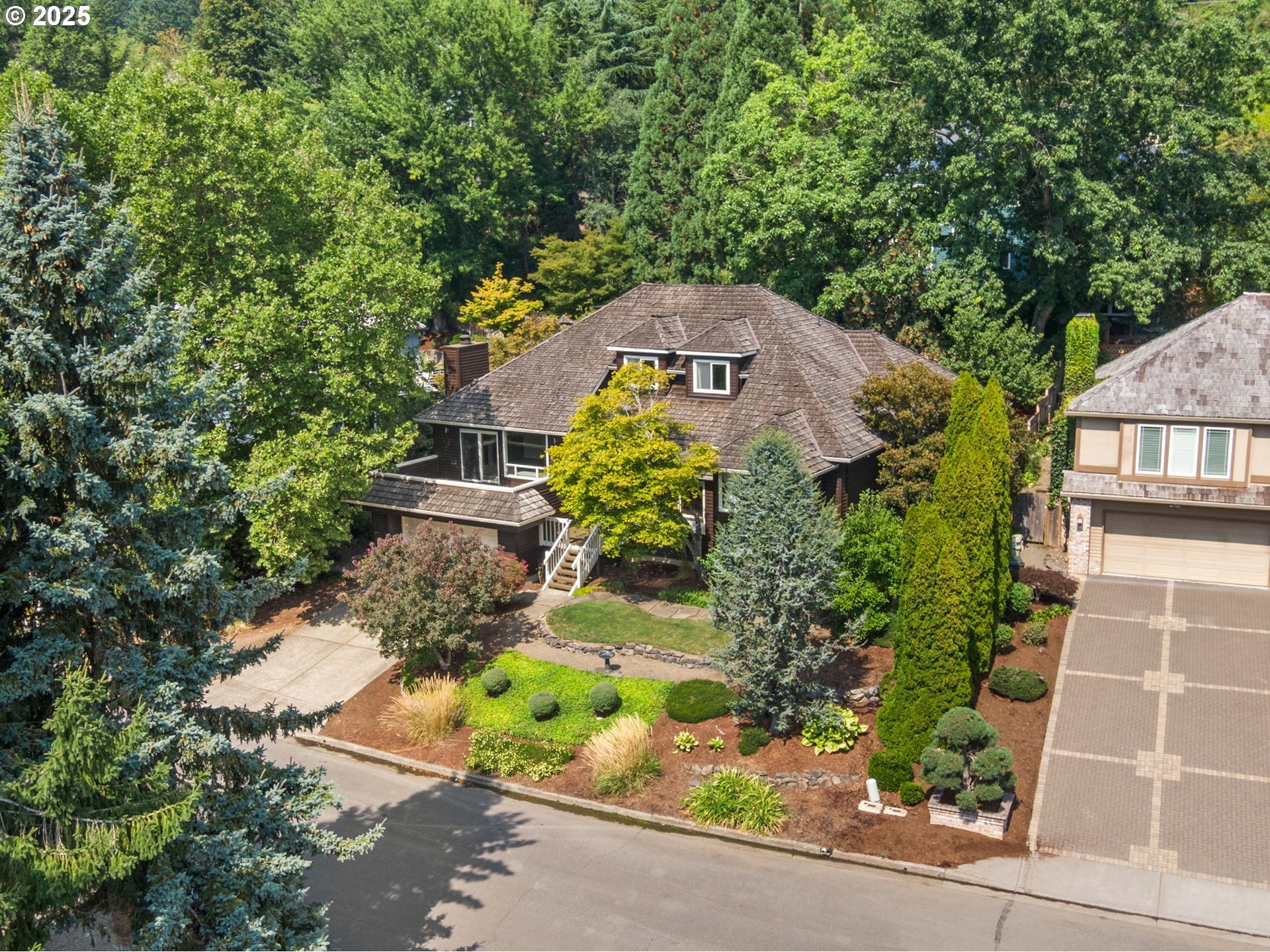 6827 Southwest Windemere Loop Portland, OR 97225 - Photo 46 of 48