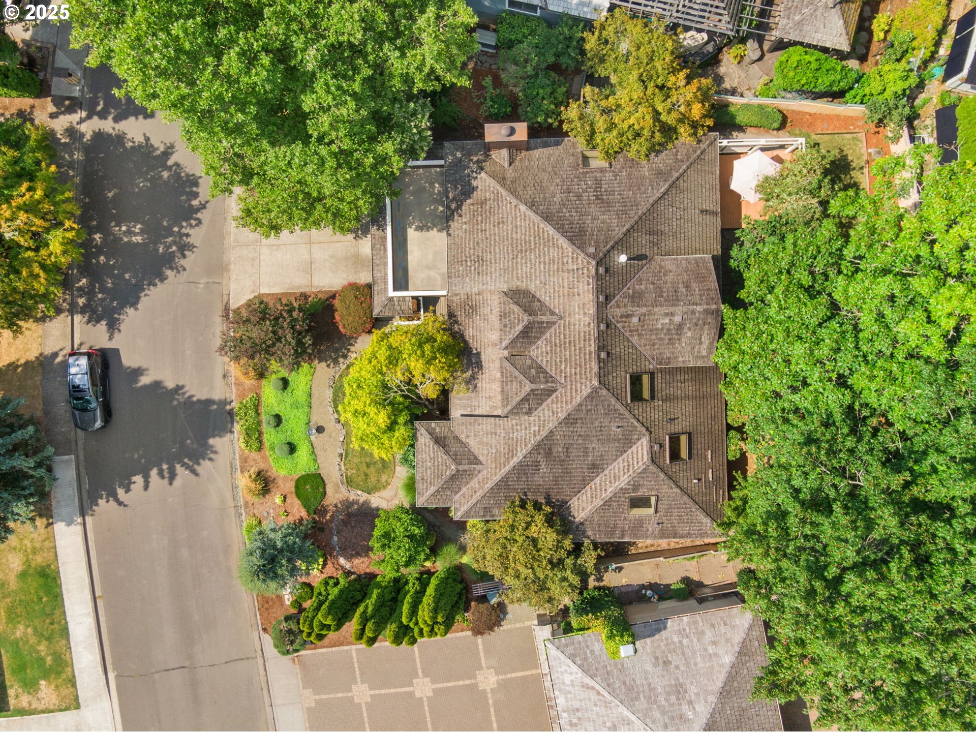 6827 Southwest Windemere Loop Portland, OR 97225 - Photo 47 of 48