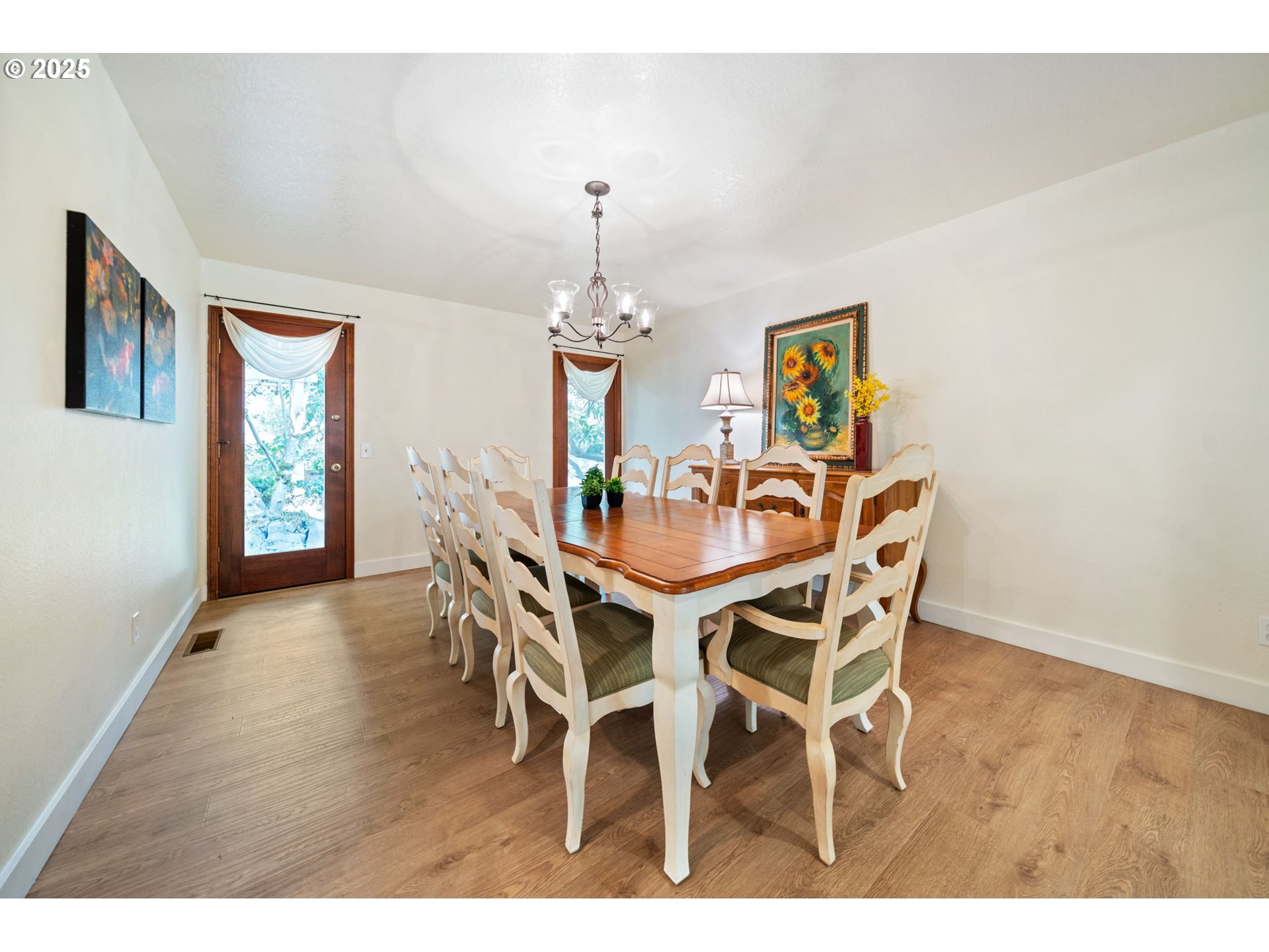 6827 Southwest Windemere Loop Portland, OR 97225 - Photo 7 of 48