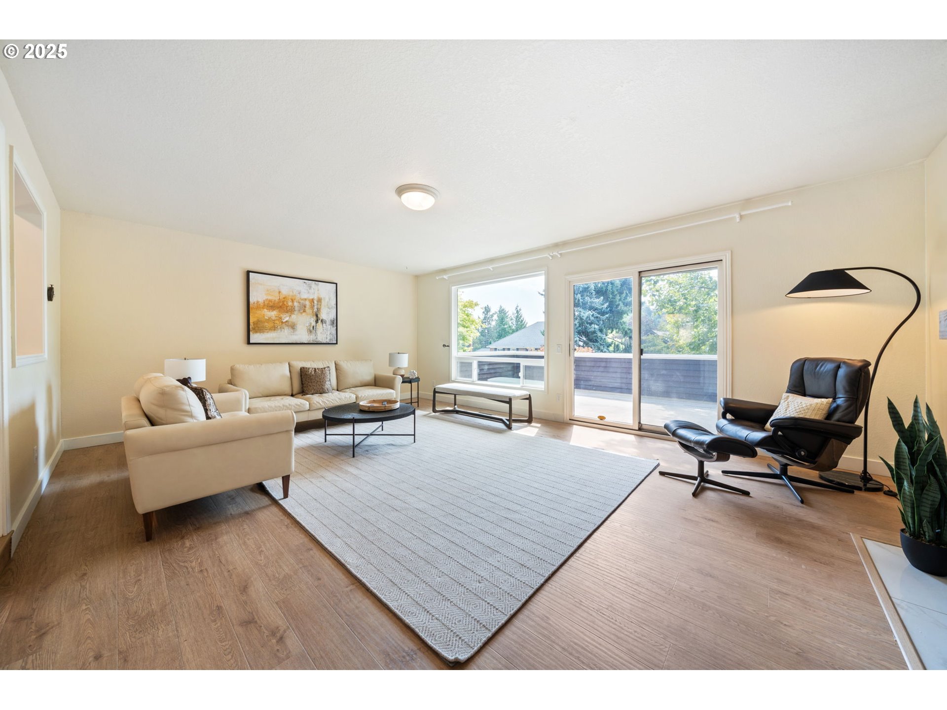 6827 Southwest Windemere Loop Portland, OR 97225 - Photo 8 of 48