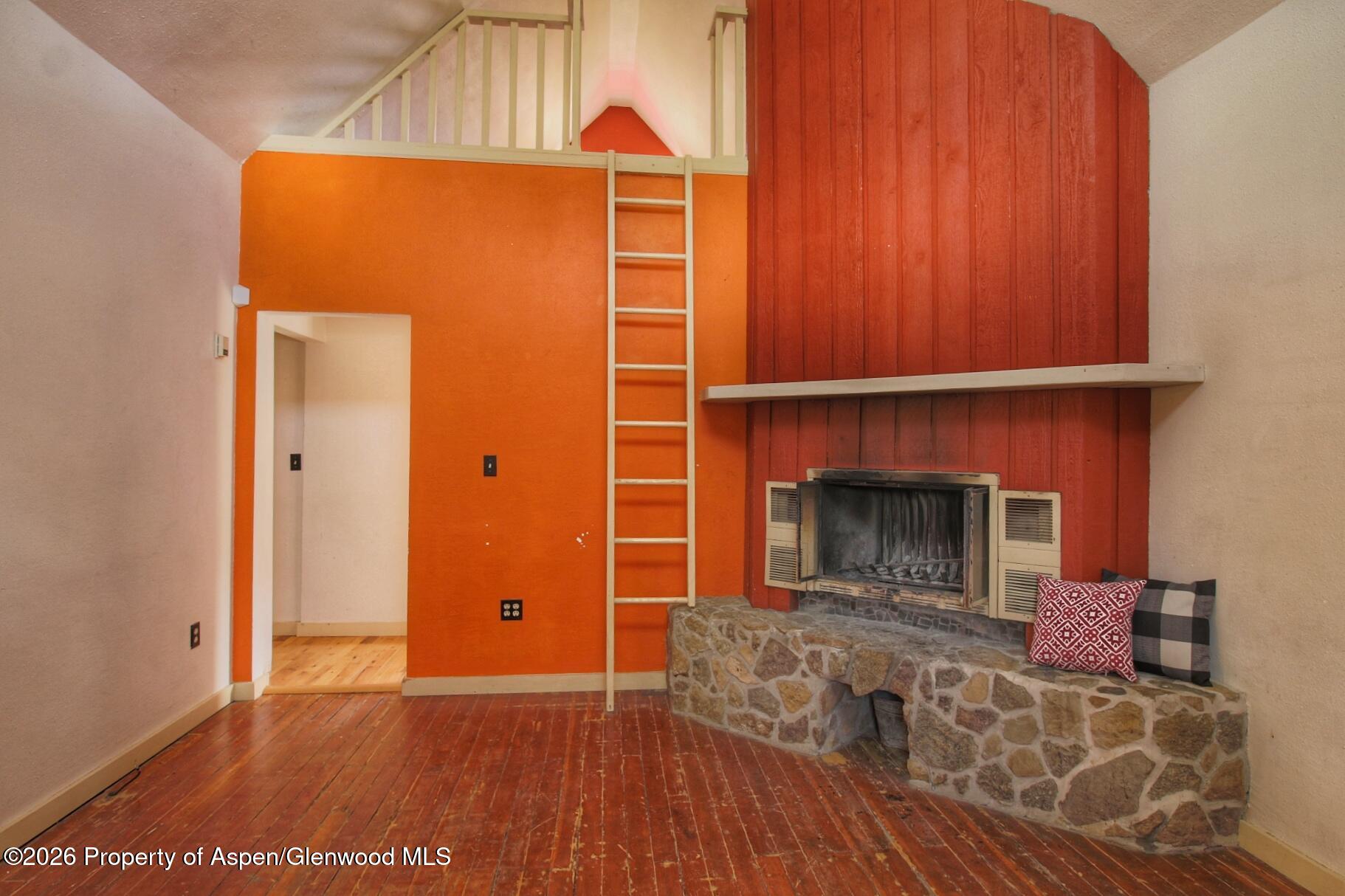 418 East 6th Street Rifle, CO 81650 - Photo 4 of 24 Living Room