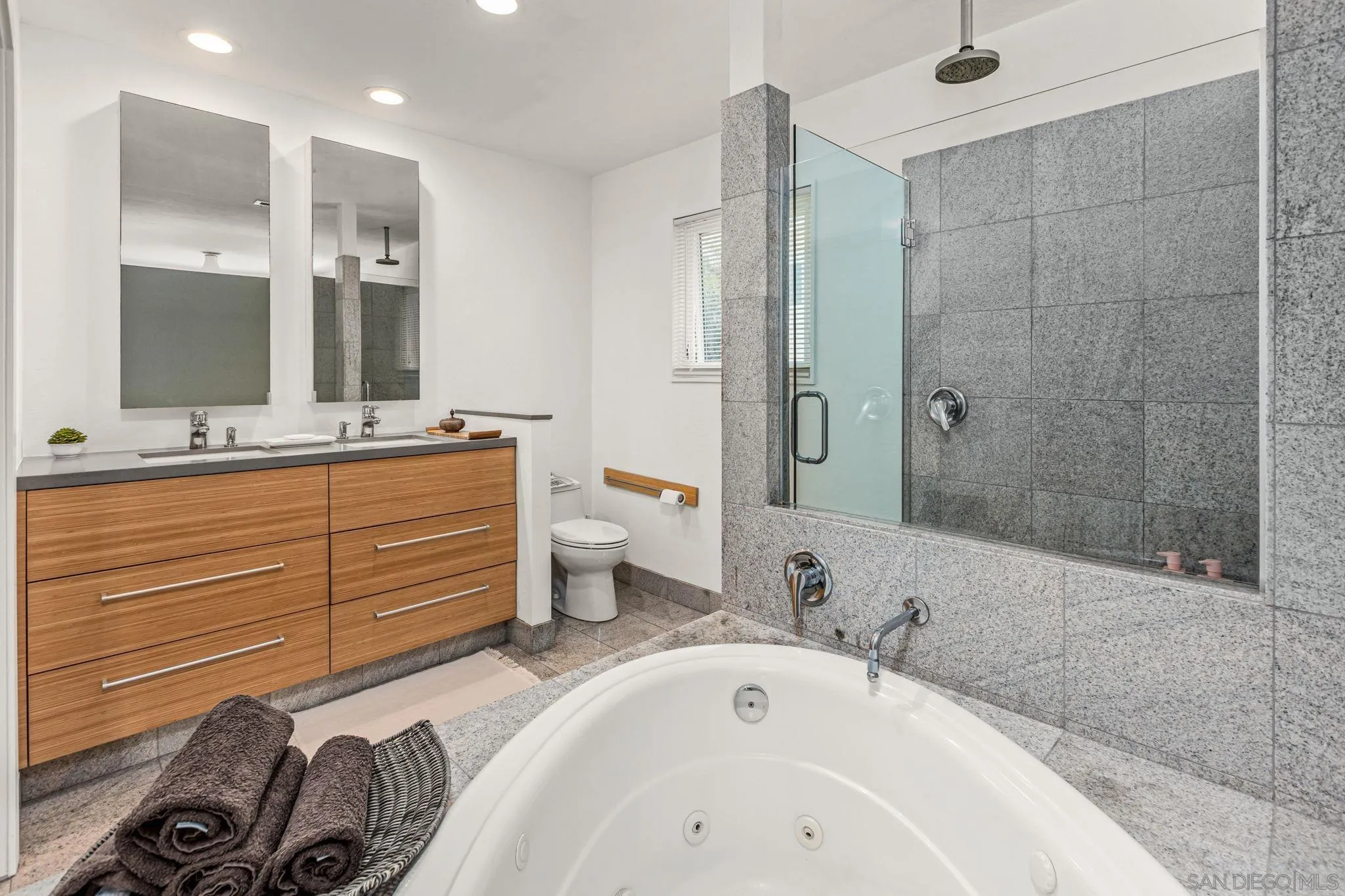 6540 Persa Street Carlsbad, CA 92009 - Photo 23 of 47