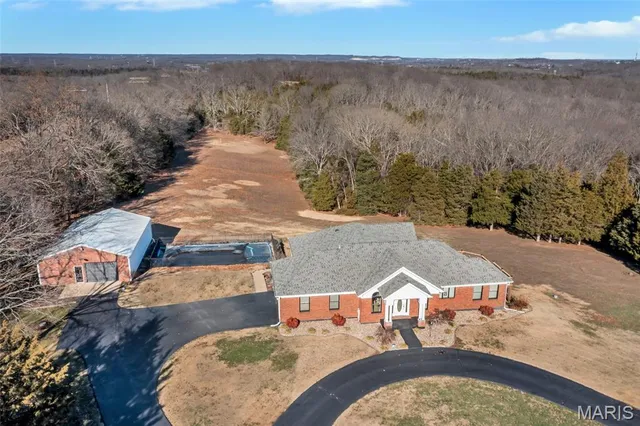 $749,900 | 2499 Stonegate Drive, Festus, MO 63028