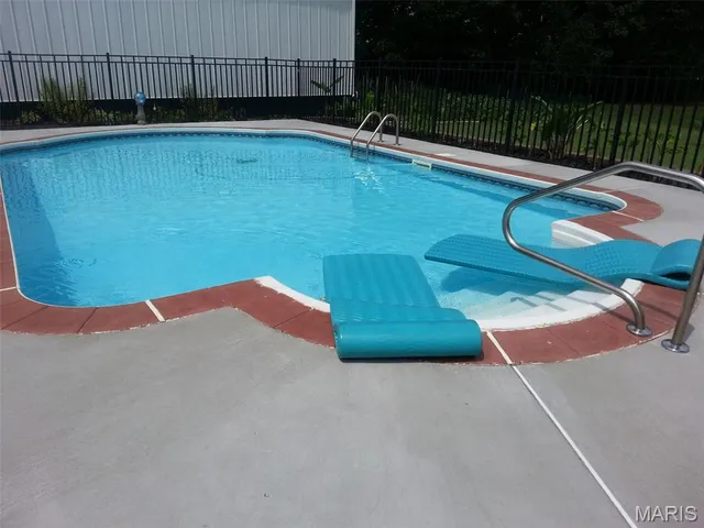 $749,900 | 2499 Stonegate Drive, Festus, MO 63028