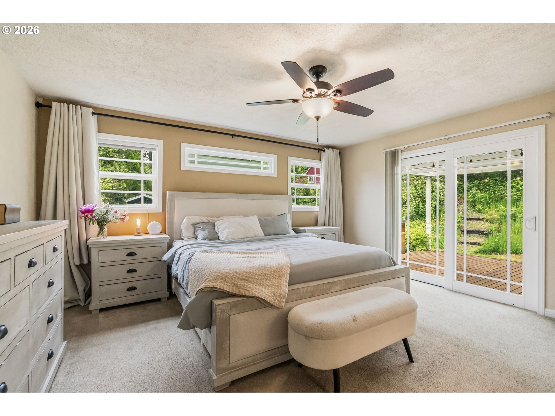 89093 Marcola Road Springfield, OR 97478 - Photo 16 of 25 a bedroom with a bed and a window