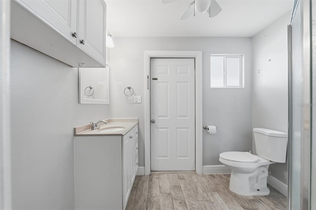 15509 Casey Rd Extension, Unit B Tampa, FL 33624 - Photo 9 of 28