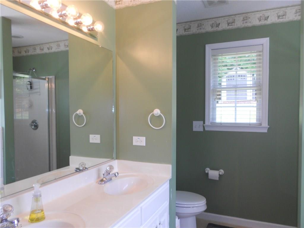 3645 Shadow Ridge Drive High Point, NC 27265 - Photo 18 of 24 Gallery Image 18
