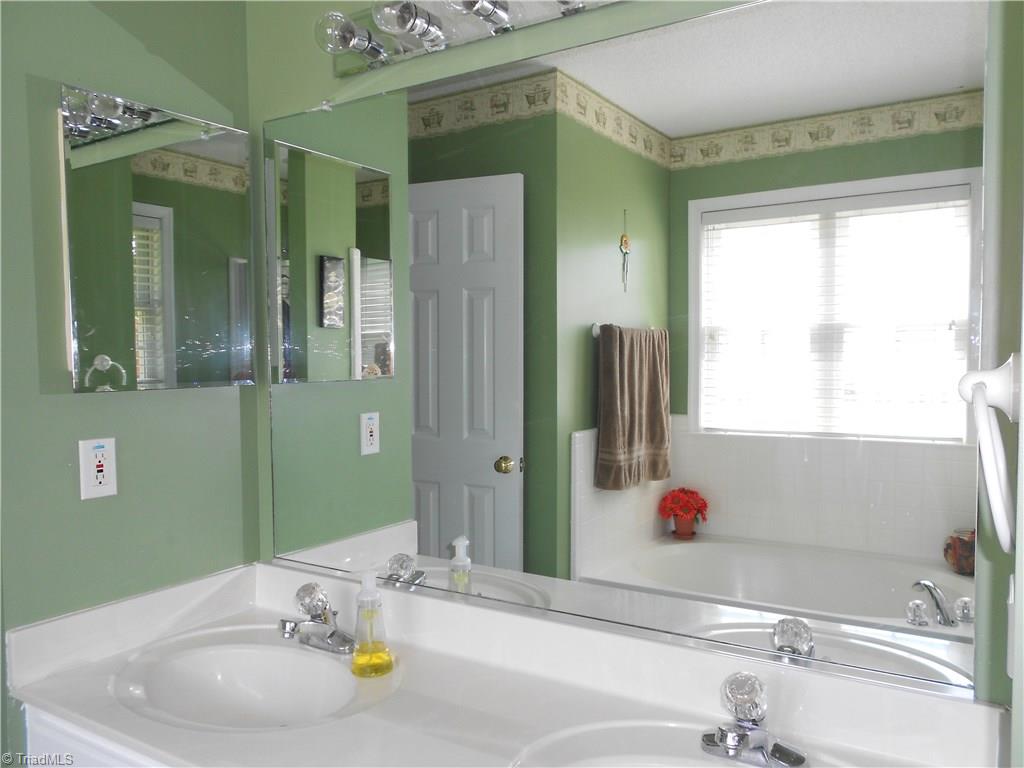 3645 Shadow Ridge Drive High Point, NC 27265 - Photo 19 of 24 Gallery Image 19