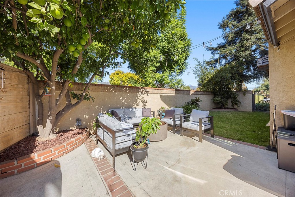 2027 Cobblefield Way Glendora, CA 91740 - Photo 27 of 34 a view of a backyard with sitting area