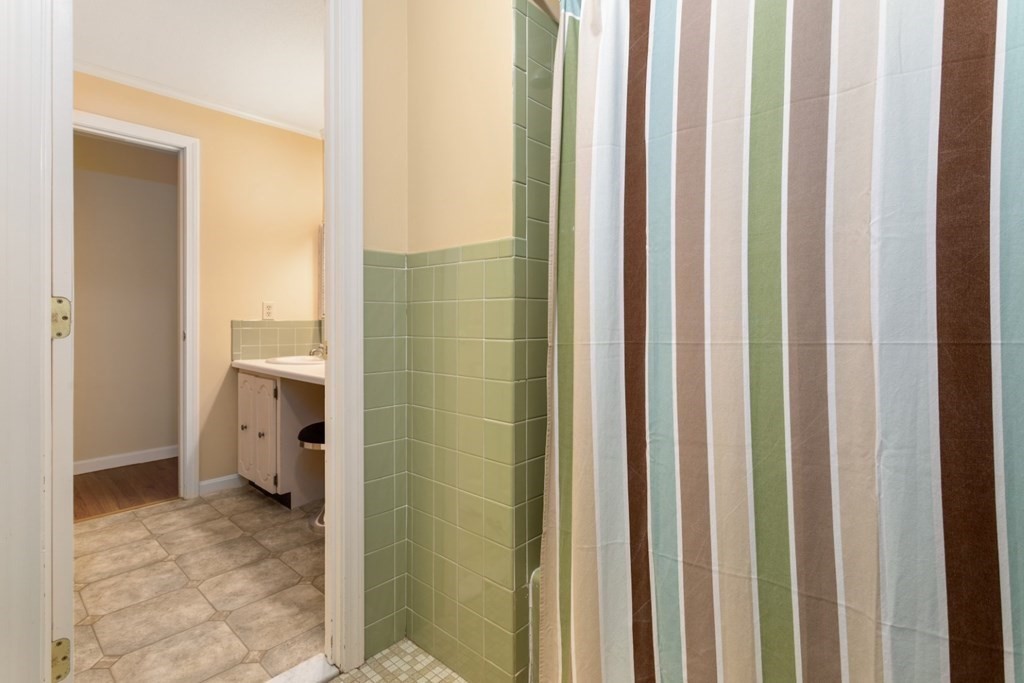 16 Keith Road Reading, MA 01867 - Photo 23 of 39 Gallery Image 23
