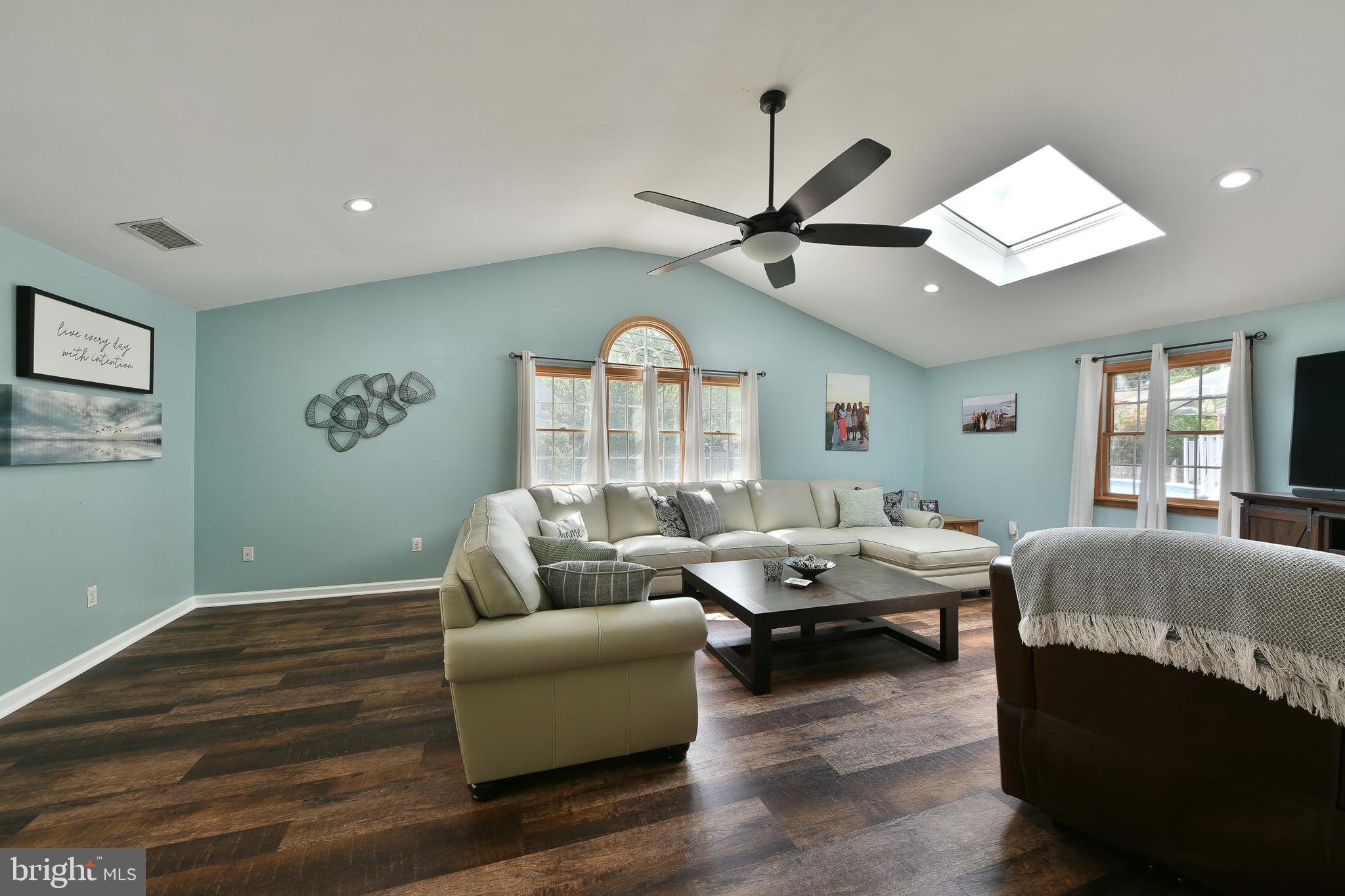 65 Hawk Road Levittown, PA 19056 - Photo 19 of 47 Gallery Image 19