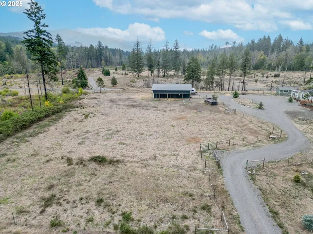 $679,000 | 40213 North Dogwood Road, Mill City, OR 97360