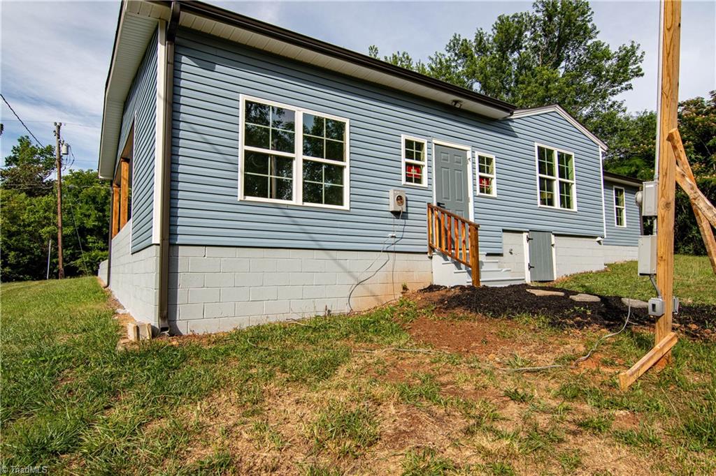487 Brooks Road Reidsville, NC 27320 - Photo 8 of 30