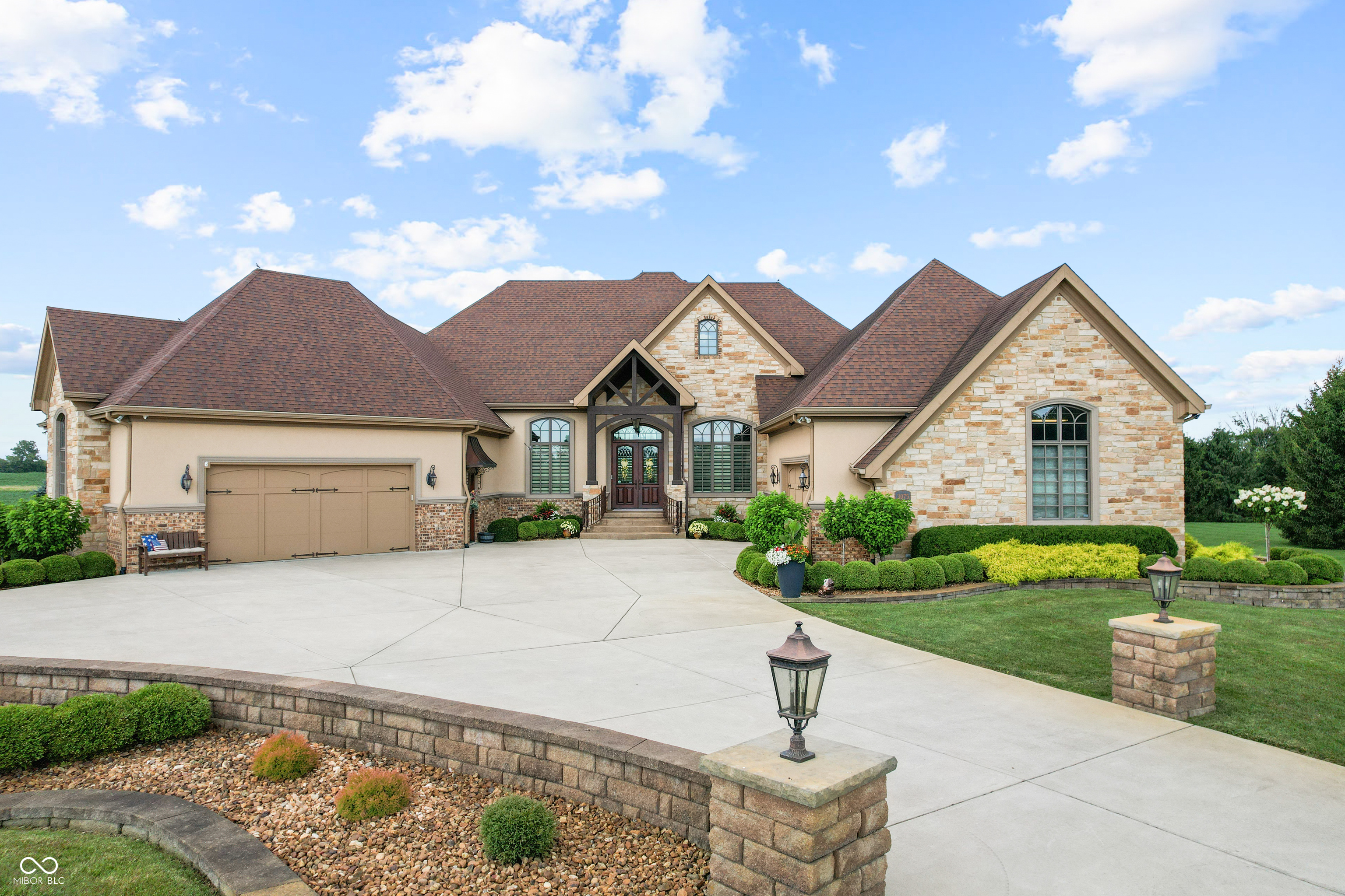 3075 Hurricane Road Franklin, IN 46131 - Photo 2 of 98