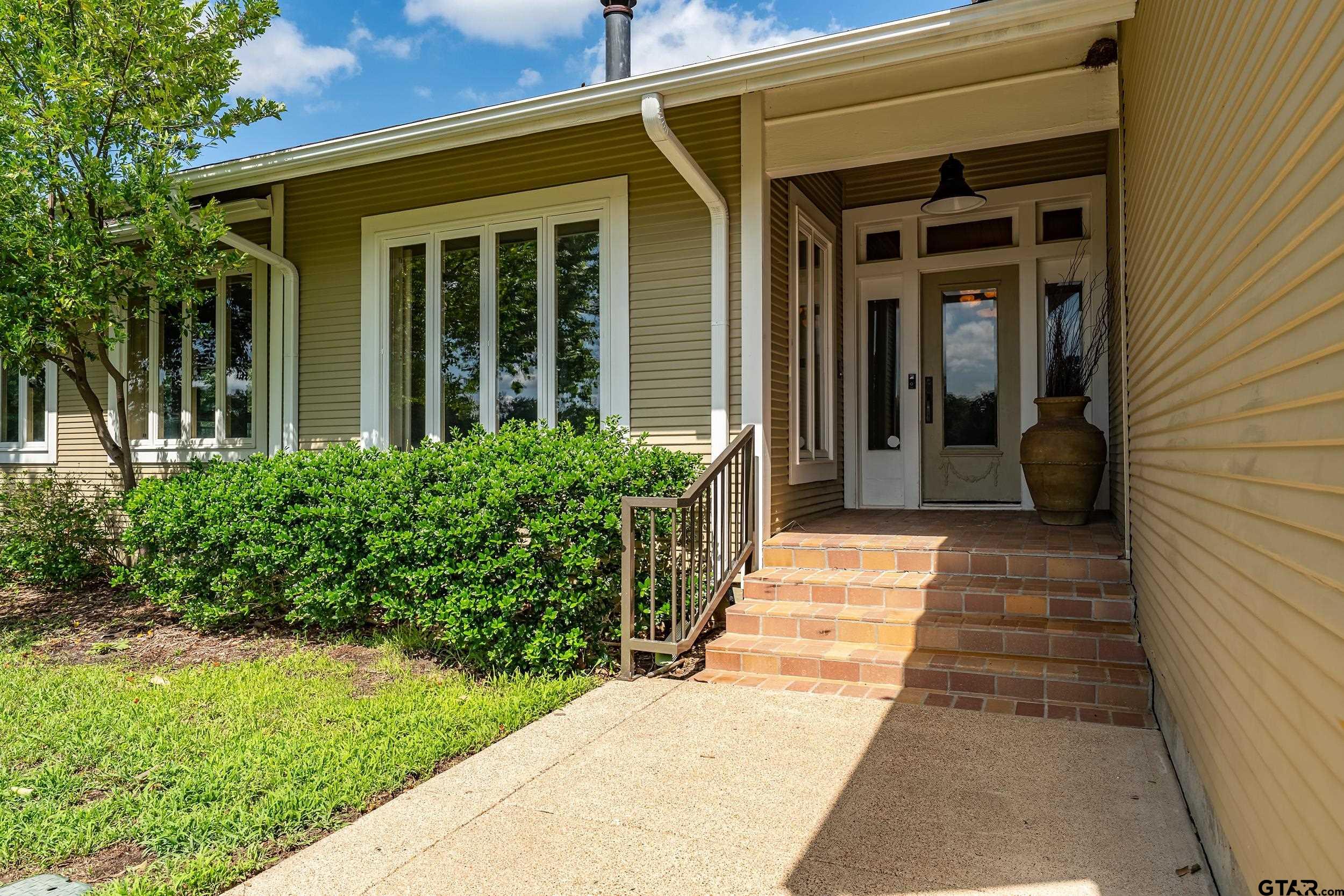 17823 County Road 132 Flint, TX 75762 - Photo 12 of 48 front view of a house