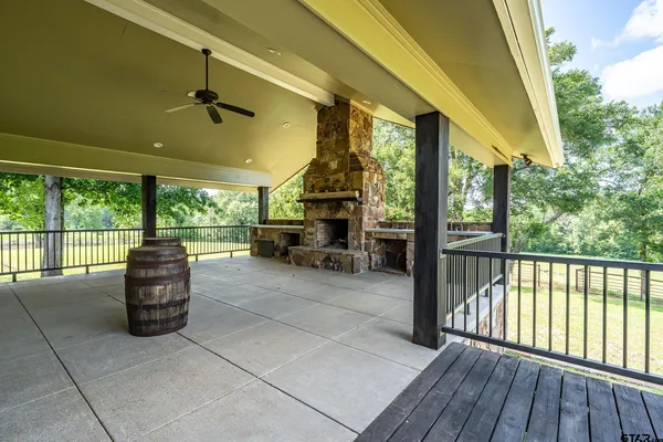 $1,149,000 | 17823 County Road 132, Flint, TX 75762