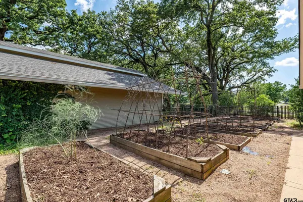 $1,149,000 | 17823 County Road 132, Flint, TX 75762