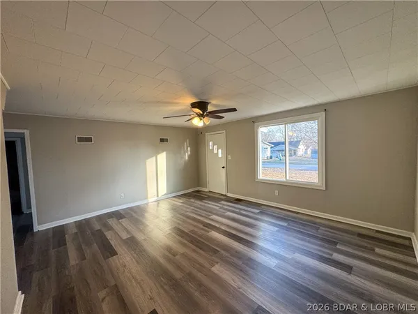 $164,500 | 203 West Magnolia Street, Versailles, MO 65084