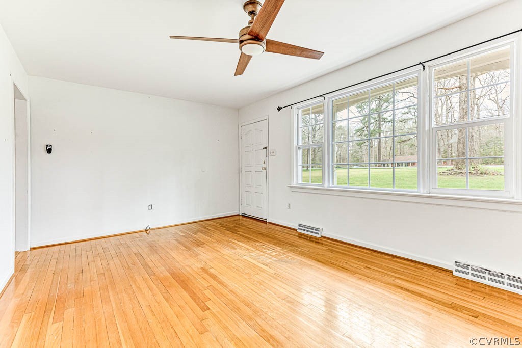 12200 Spring Run Road Chesterfield, VA 23832 - Photo 6 of 20 a view of an empty room with a window