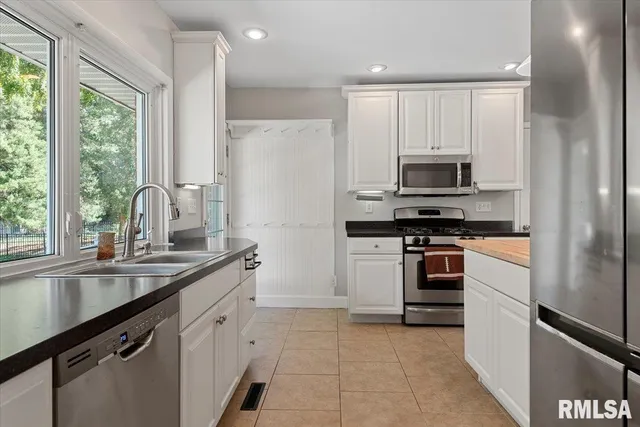 $320,000 | 2929 Cider Mill Lane, Springfield, IL 62702