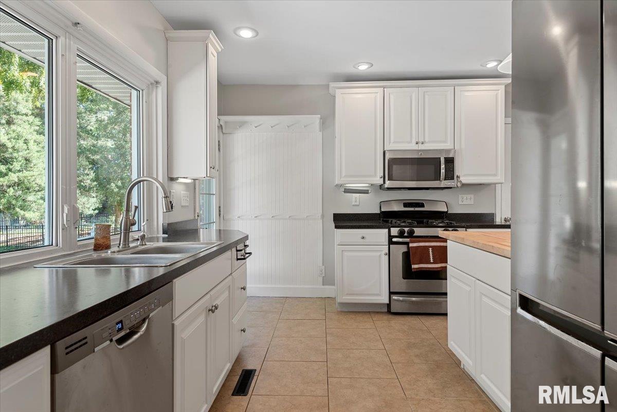 2929 Cider Mill Lane Springfield, IL 62702 - Photo 13 of 49