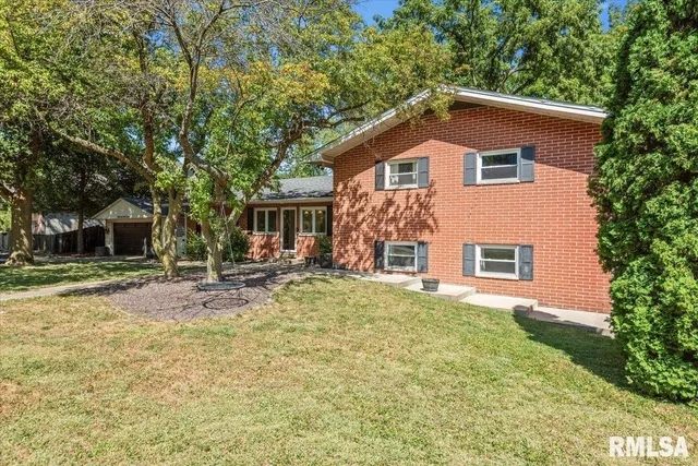 $320,000 | 2929 Cider Mill Lane, Springfield, IL 62702