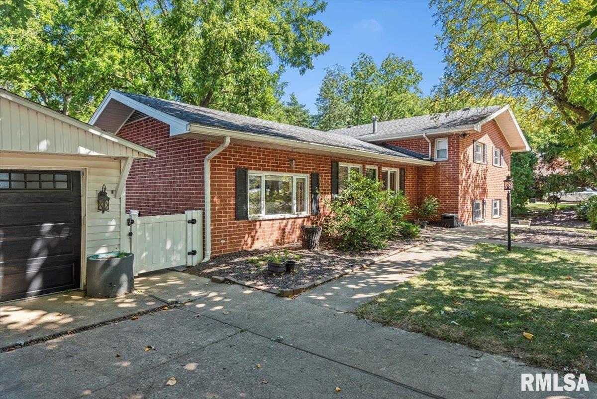 2929 Cider Mill Lane Springfield, IL 62702 - Photo 4 of 49