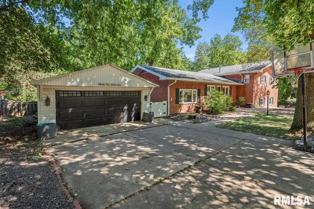 $320,000 | 2929 Cider Mill Lane, Springfield, IL 62702