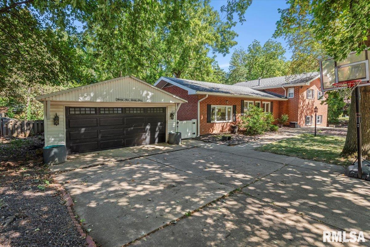 2929 Cider Mill Lane Springfield, IL 62702 - Photo 5 of 49