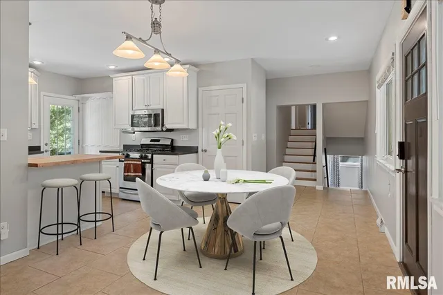 $320,000 | 2929 Cider Mill Lane, Springfield, IL 62702