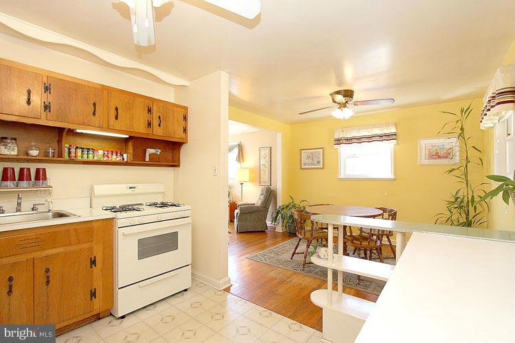 4801 Topping Road Rockville, MD 20852 - Photo 8 of 27 Kitchen