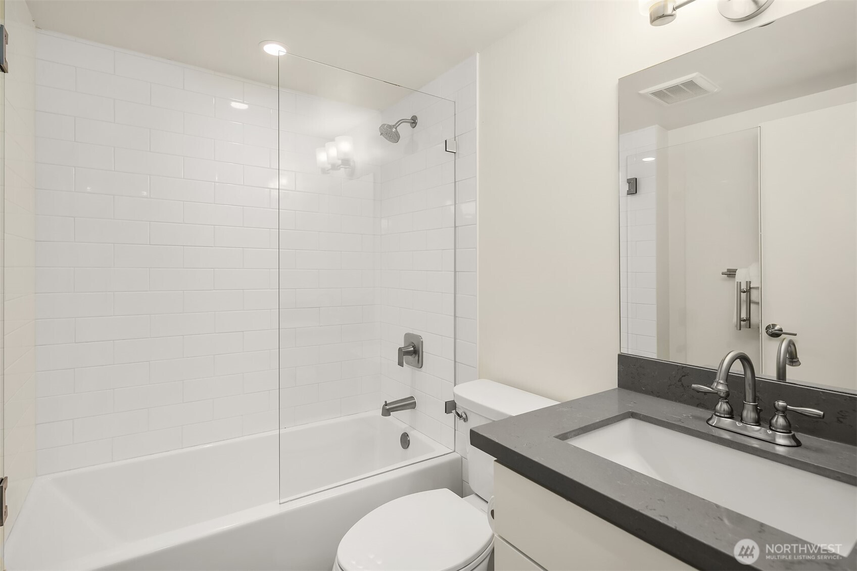 250 Northeast 50th Street Seattle, WA 98105 - Photo 21 of 40