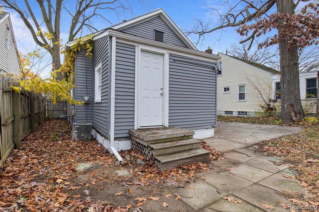 154 Stratford Road Ferndale, MI 48220 - Photo 24 of 29