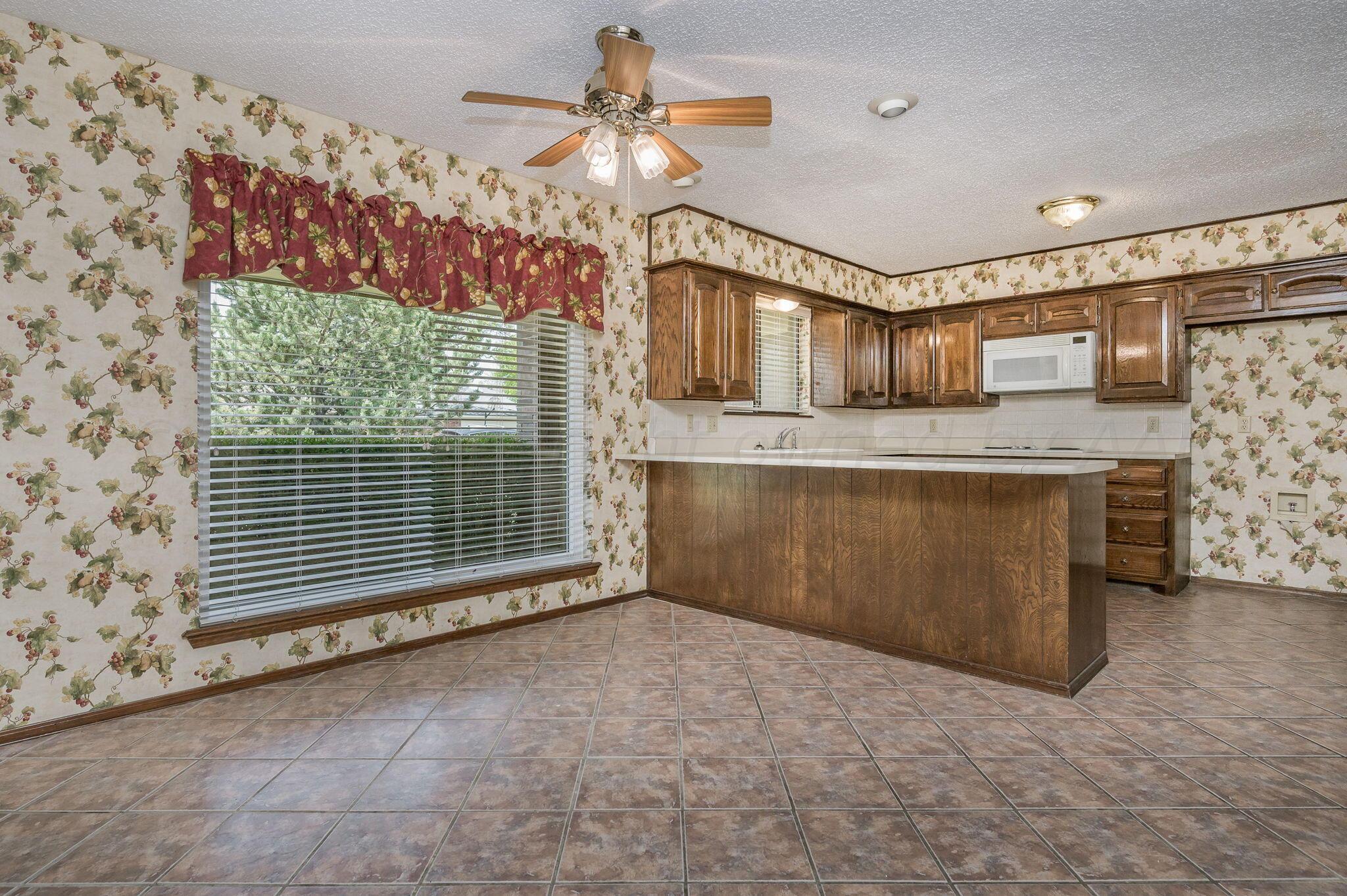 6407 Drexel Road Amarillo, TX 79109 - Photo 8 of 17 Dining Area
