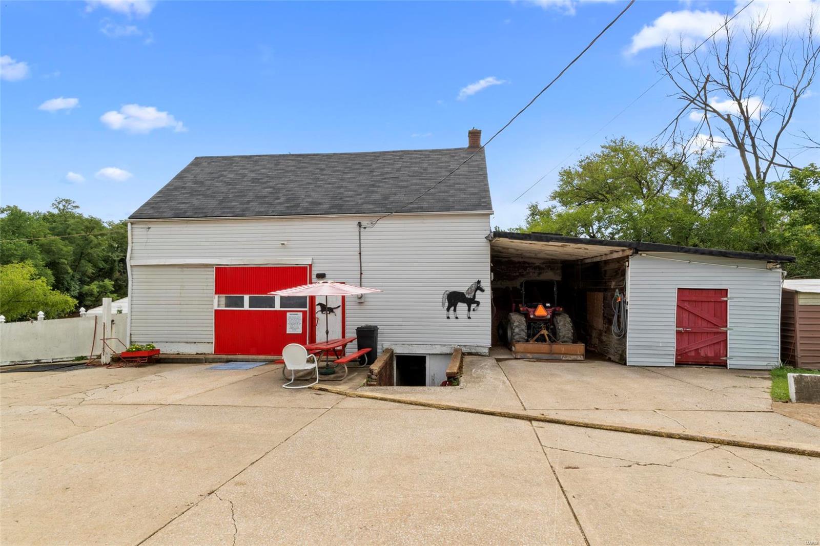 12154 Poggemoeller Road St. Louis, MO 63138 - Photo 7 of 27