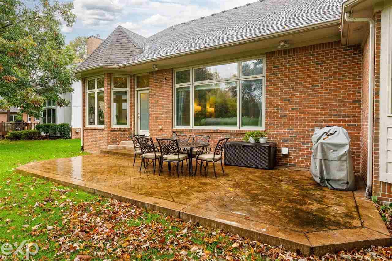 2138 Avon Lake Lane Rochester Hills, MI 48307 - Photo 38 of 40