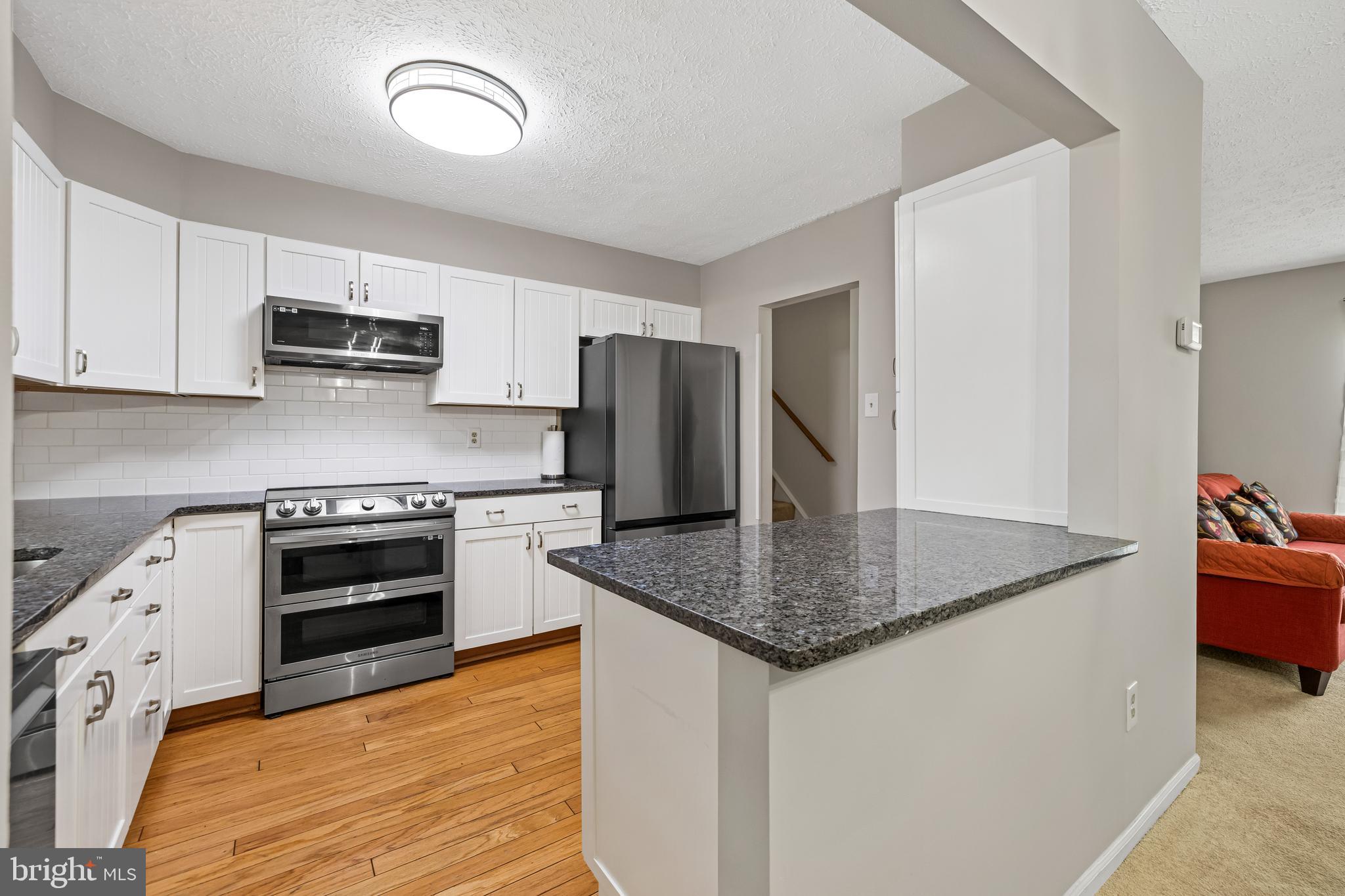 7040 Johnnycake Road Baltimore, MD 21228 - Photo 5 of 31