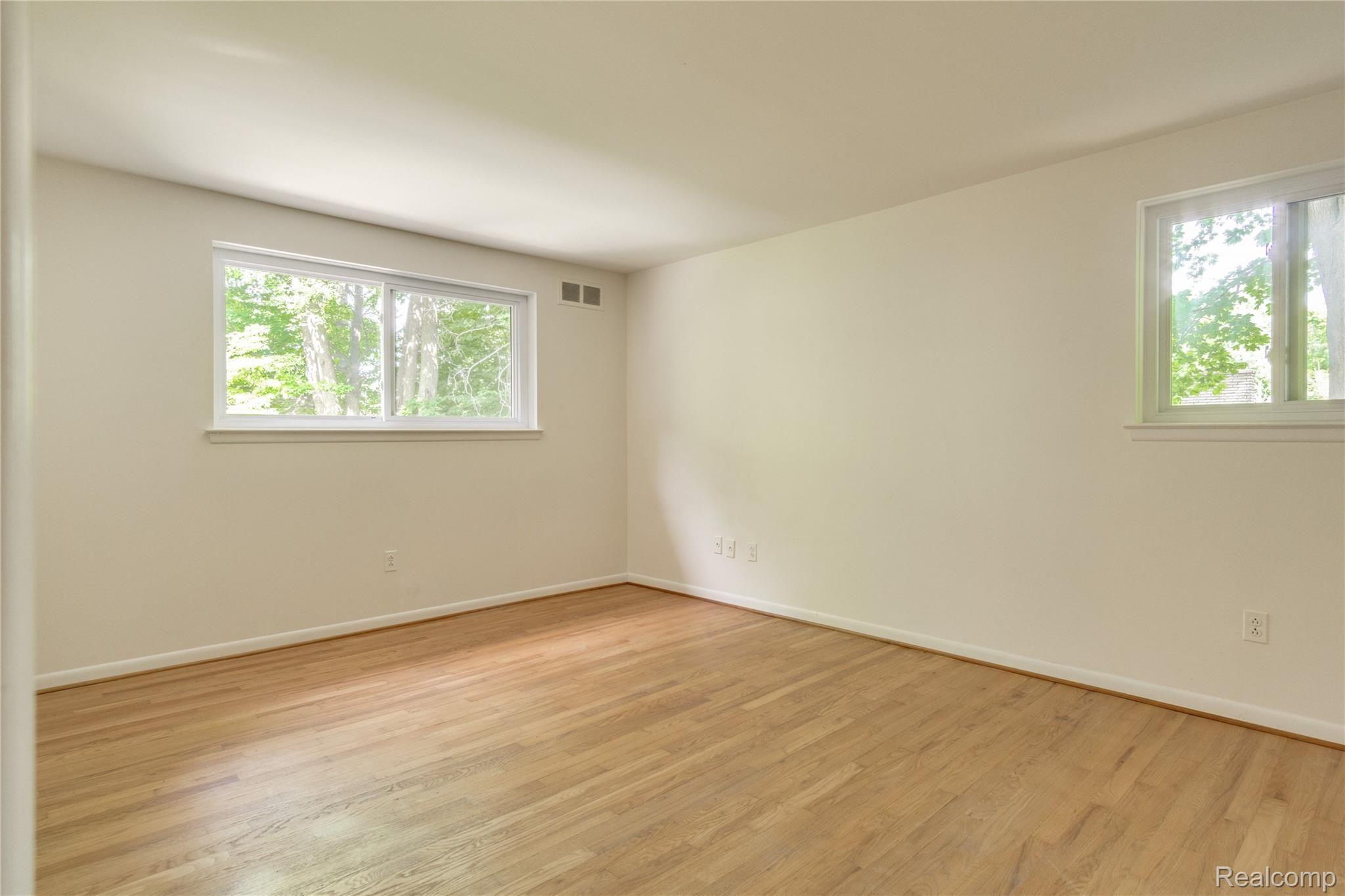 28815 Summerwood Road Farmington, MI 48334 - Photo 40 of 52 Interiors (44 of 50).jpg