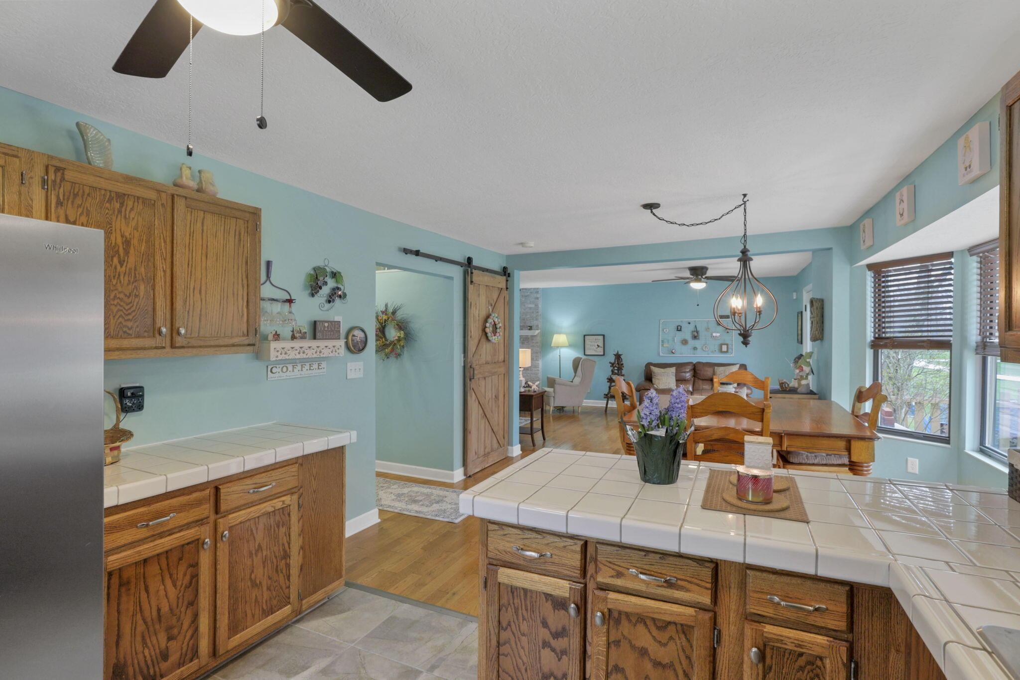 63 Forward Pass Road Southwest Pataskala, OH 43062 - Photo 17 of 78 Kitchen