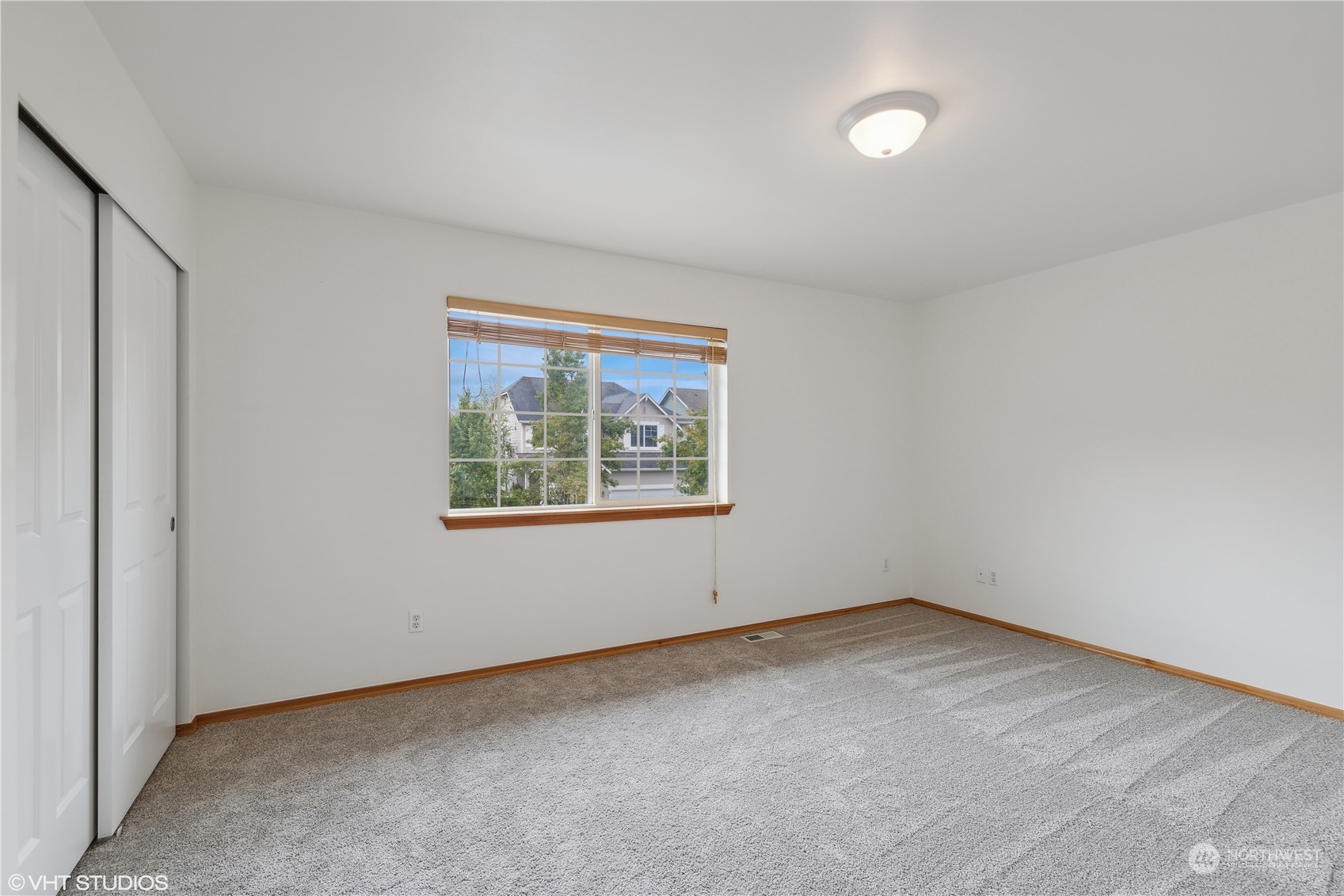 5208 Northeast 8th Court Renton, WA 98059 - Photo 23 of 35